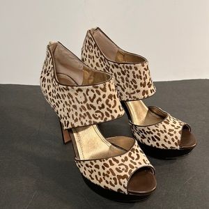 New BCBGeneration Halara Peep Toe Platform Heel Size 10B 40